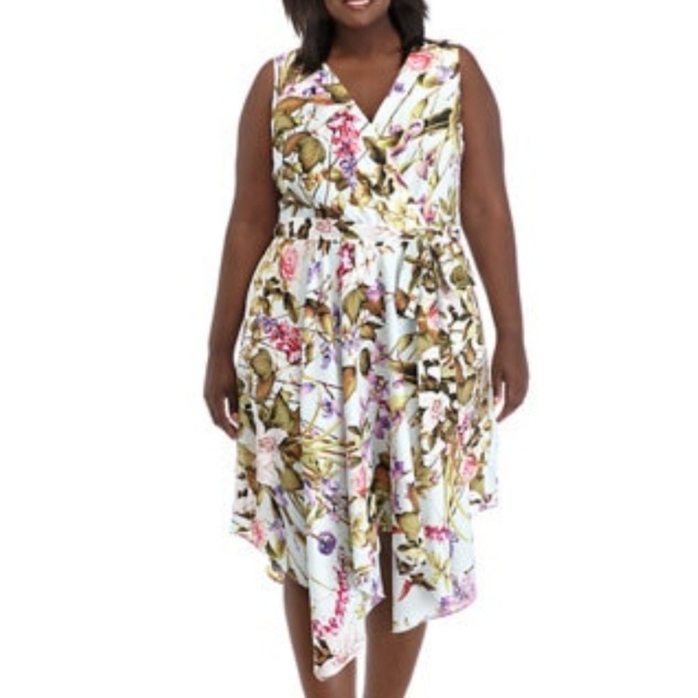 [DN Designs] Plus Floral Hankerchief Dress)
